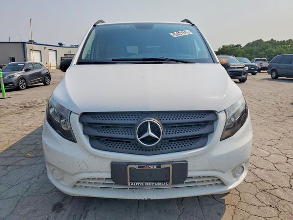 2018 MERCEDES-BENZ METRIS