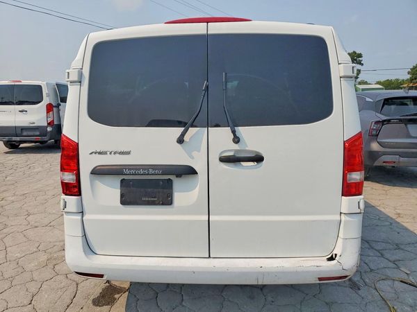 2018 MERCEDES-BENZ METRIS