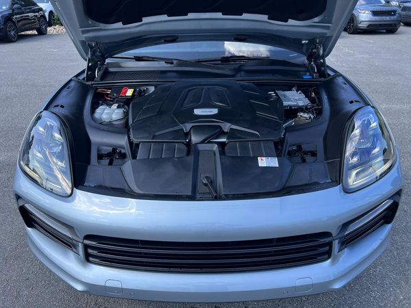 2020 PORSCHE CAYENNE