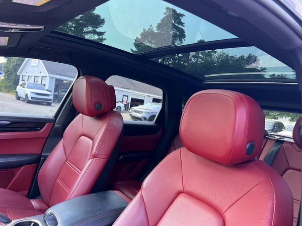 2020 PORSCHE CAYENNE