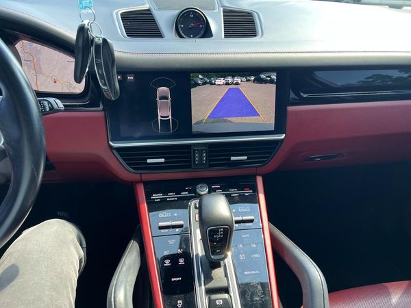 2020 PORSCHE CAYENNE