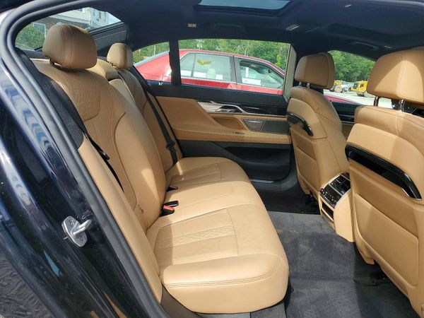 2018 BMW 750