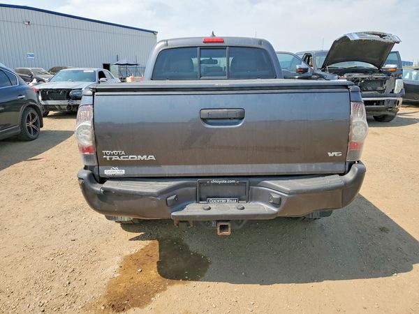2015 TOYOTA TACOMA Delux Grade