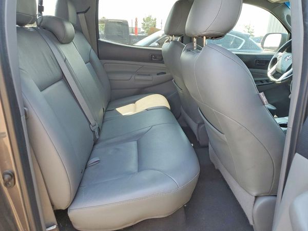 2015 TOYOTA TACOMA Delux Grade