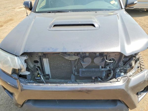 2015 TOYOTA TACOMA Delux Grade