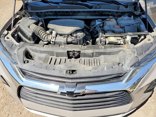 2021 CHEVROLET BLAZER 2LT — Engine bay
