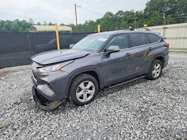 2021 TOYOTA HIGHLANDER LE