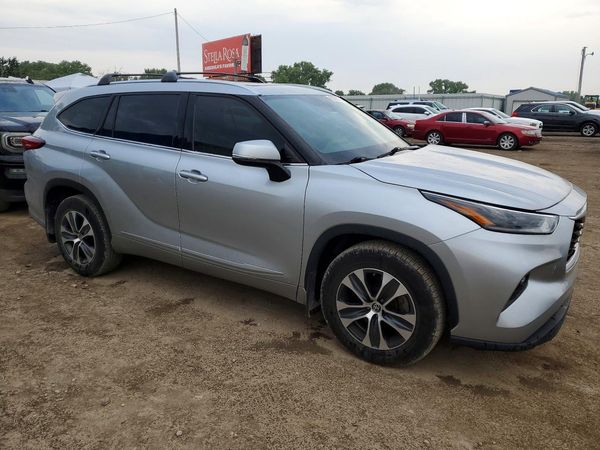 2021 TOYOTA HIGHLANDER