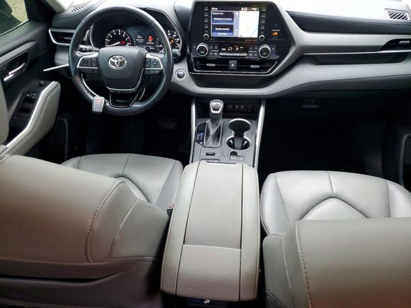 2021 TOYOTA HIGHLANDER