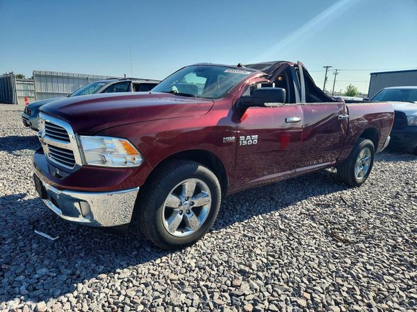 2016 RAM 1500 SLT