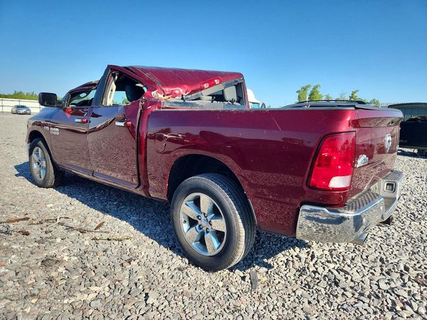 2016 RAM 1500 SLT