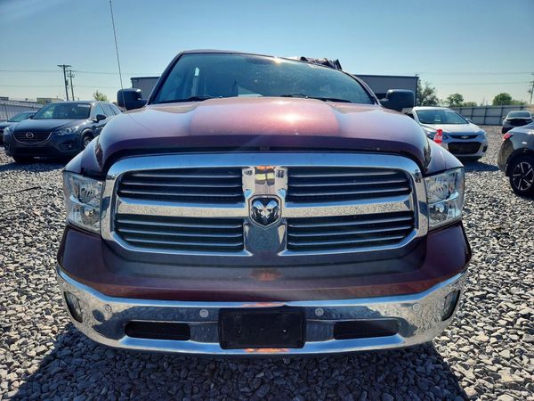 2016 RAM 1500 SLT