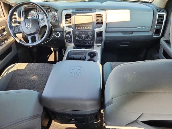 2016 RAM 1500 SLT