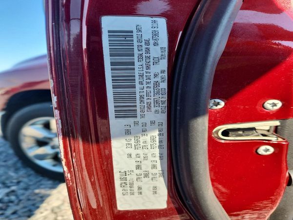 2016 RAM 1500 SLT