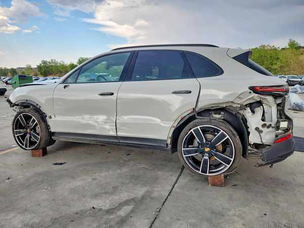 2021 PORSCHE CAYENNE S