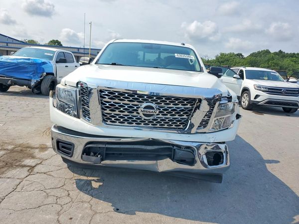 2019 NISSAN TITAN