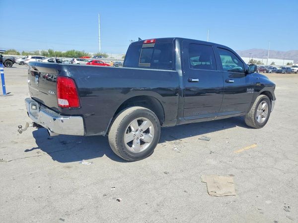 2016 RAM 1500 SLT
