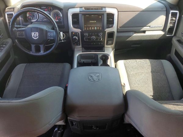 2016 RAM 1500 SLT