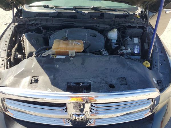 2016 RAM 1500 SLT