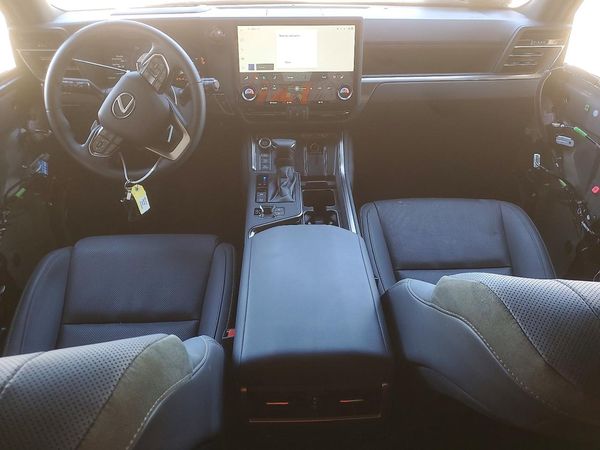 2026 LEXUS GX 550