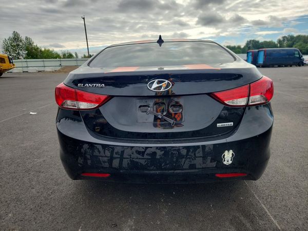 2013 HYUNDAI ELANTRA