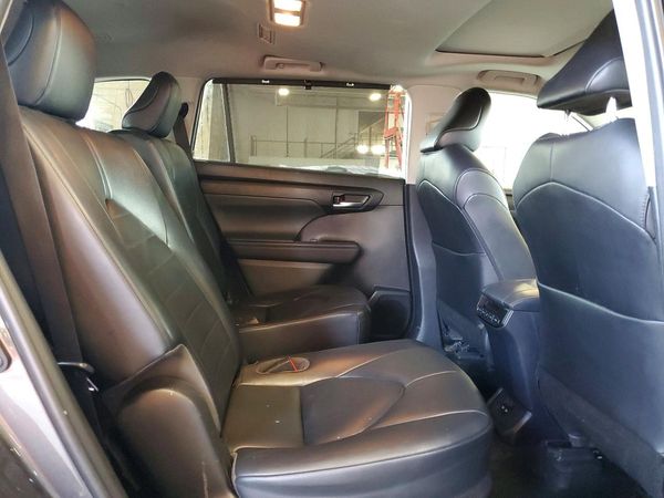 2020 TOYOTA HIGHLANDER XLE