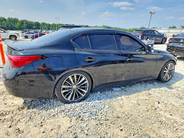 2015 INFINITI Q50