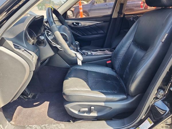 2015 INFINITI Q50