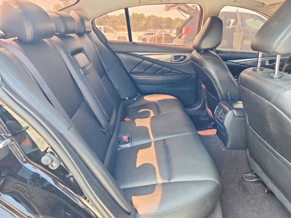 2015 INFINITI Q50