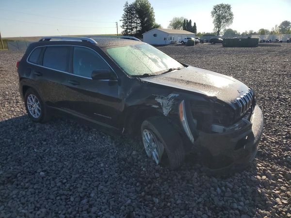 2015 JEEP CHEROKEE Latitude — Passenger 3/4