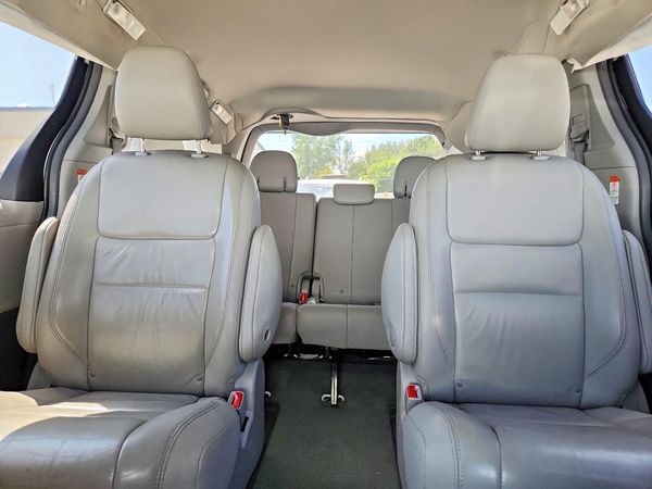 2015 TOYOTA SIENNA
