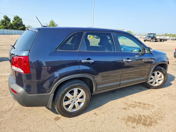 2013 KIA SORENTO Base / LX