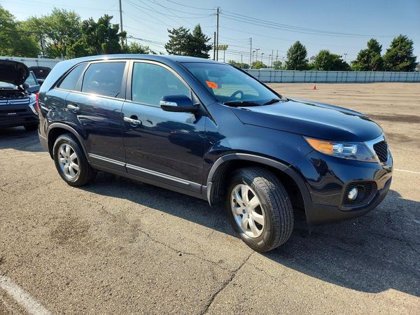 2013 KIA SORENTO Base / LX