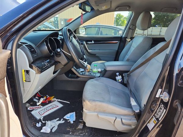 2013 KIA SORENTO Base / LX