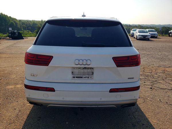 2017 AUDI Q7 quattro Premium
