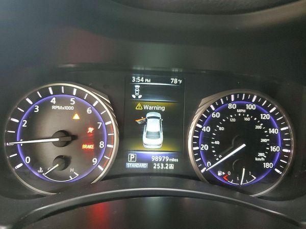 2017 INFINITI Q50