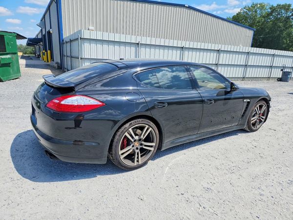 2013 PORSCHE PANAMERA