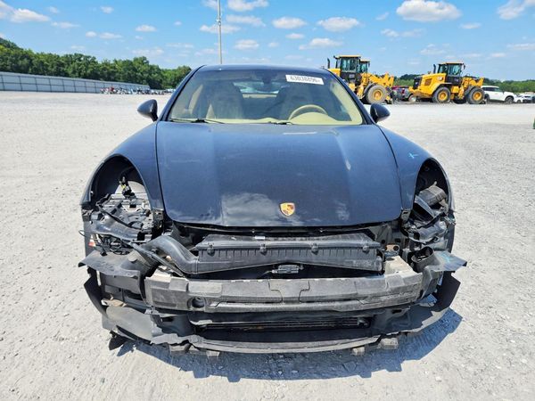 2013 PORSCHE PANAMERA