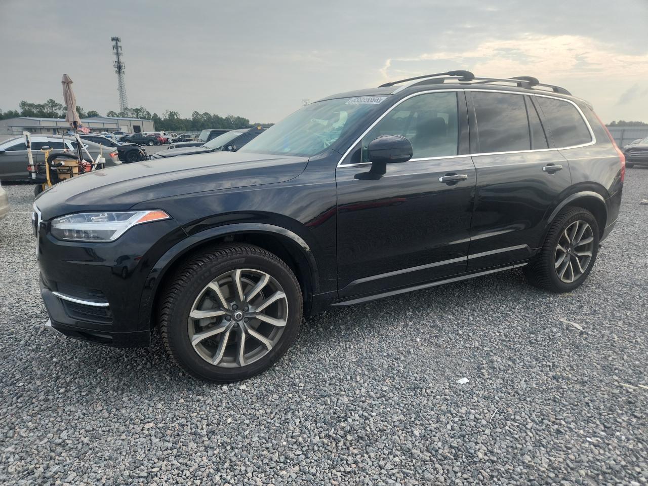 2019 VOLVO XC90 Momentum