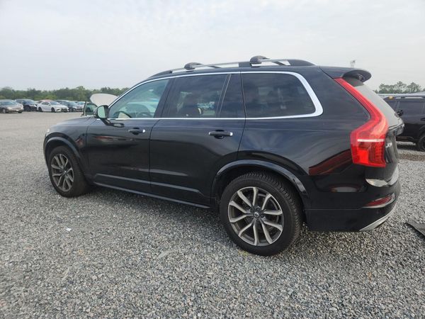2019 VOLVO XC90 Momentum