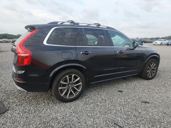 2019 VOLVO XC90 Momentum