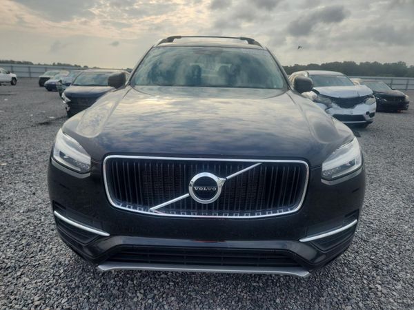 2019 VOLVO XC90 Momentum