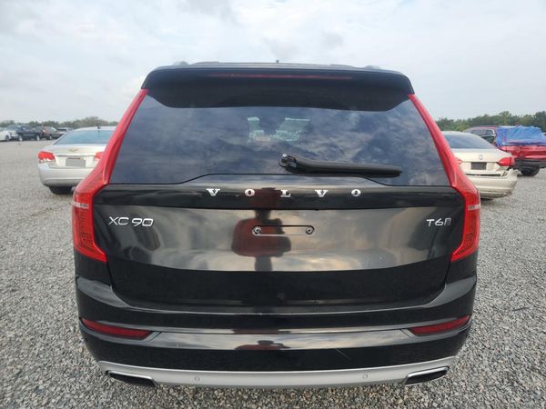 2019 VOLVO XC90 Momentum