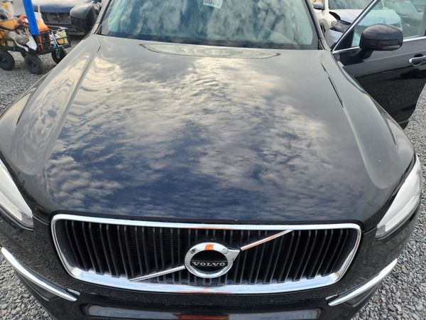 2019 VOLVO XC90 Momentum