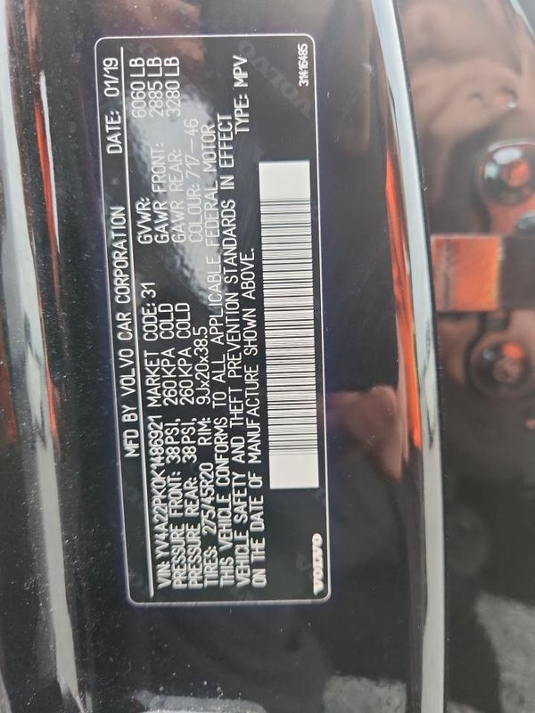 2019 VOLVO XC90 Momentum