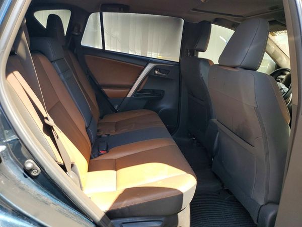 2017 TOYOTA RAV4 Ltd Hybrid