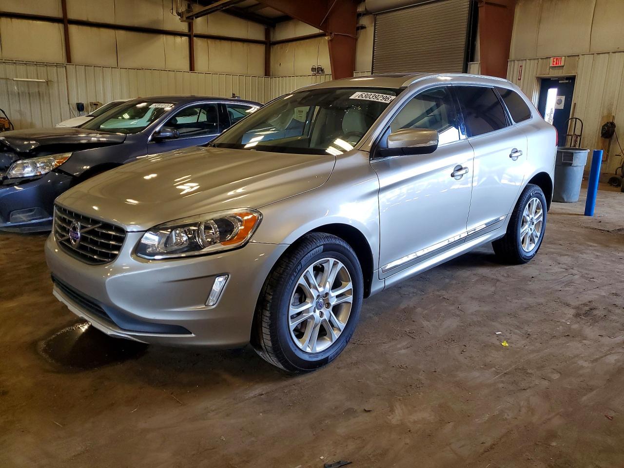 2015 VOLVO XC60