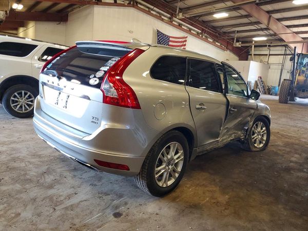 2015 VOLVO XC60