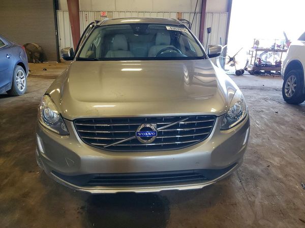 2015 VOLVO XC60