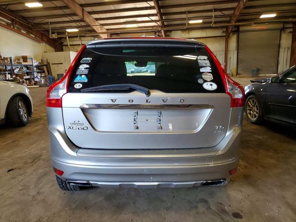 2015 VOLVO XC60